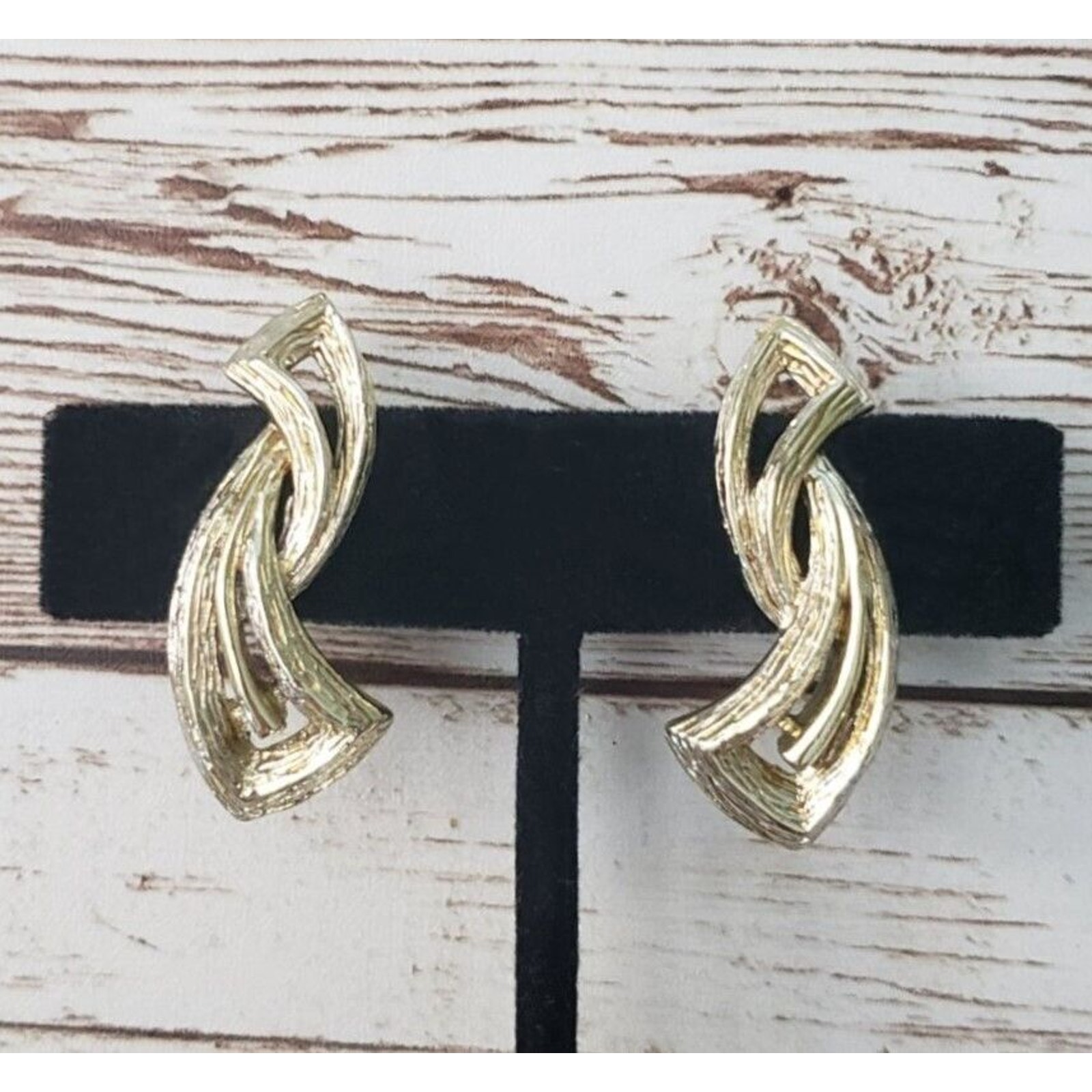 Vintage Star Branded Screw On Earrings - Gold Tone Statement